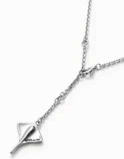 Colgante con cadena larga bañado en plata de ley y mantarraya