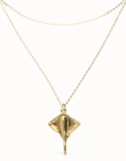 Colgante doble bañado en oro 18k con mantarraya
