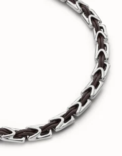 Collar corto de cuero y eslabones bañados en plata de ley