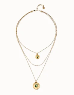Collar triple bañado en oro 18k con charms de ojo y cristal facetado verde