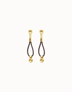 Pendientes de cuero largo con detalle de esfera bañado en oro 18k