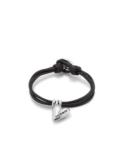 Pulsera con 4 tiras de cuero con cierre botón y charm de corazón bañado en plata de ley