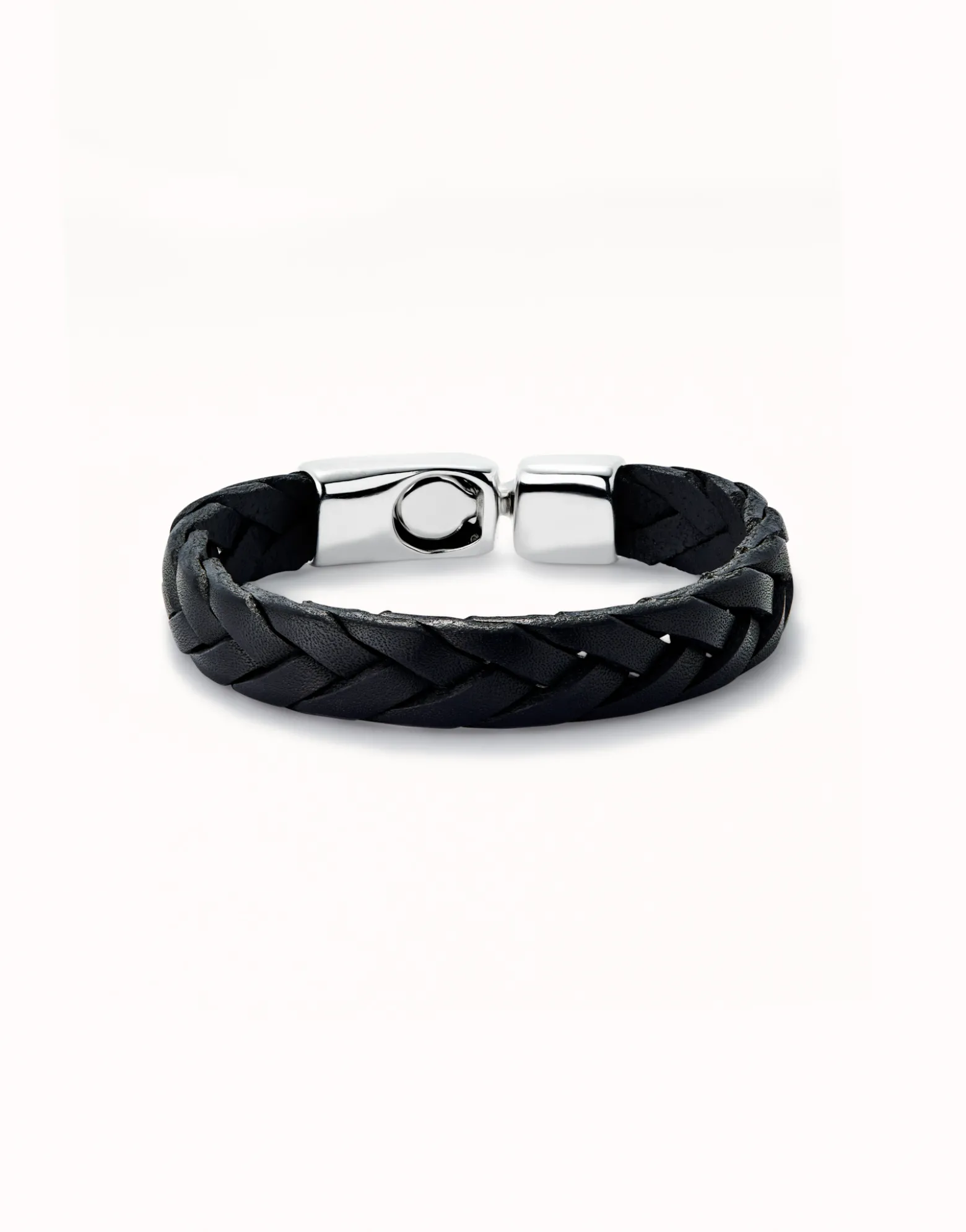 Pulsera cuero trenzada color negro bañada en plata de ley