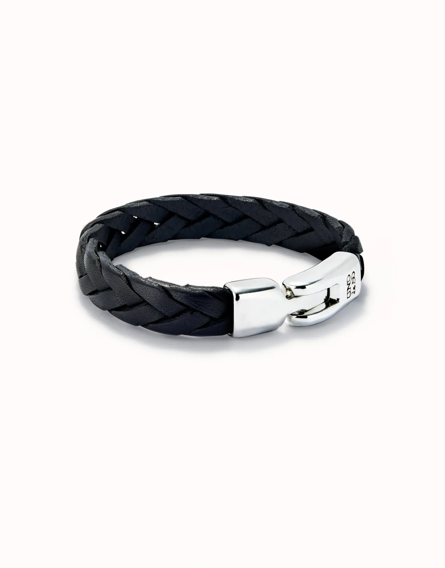 Pulsera cuero trenzada color negro bañada en plata de ley
