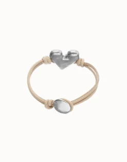 Pulsera de cuero camel con detalle de corazón bañado en plata de ley