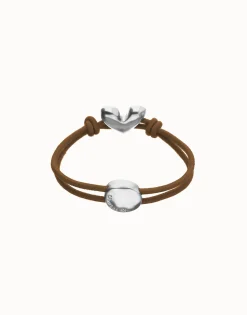 Pulsera de hilo elástico marrón con corazón bañado en plata de ley