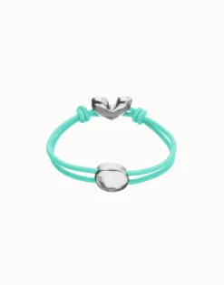 Pulsera de hilo elástico turquesa con corazón bañado en plata de ley