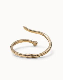 Pulsera rígida bañada en oro estilo orgánico