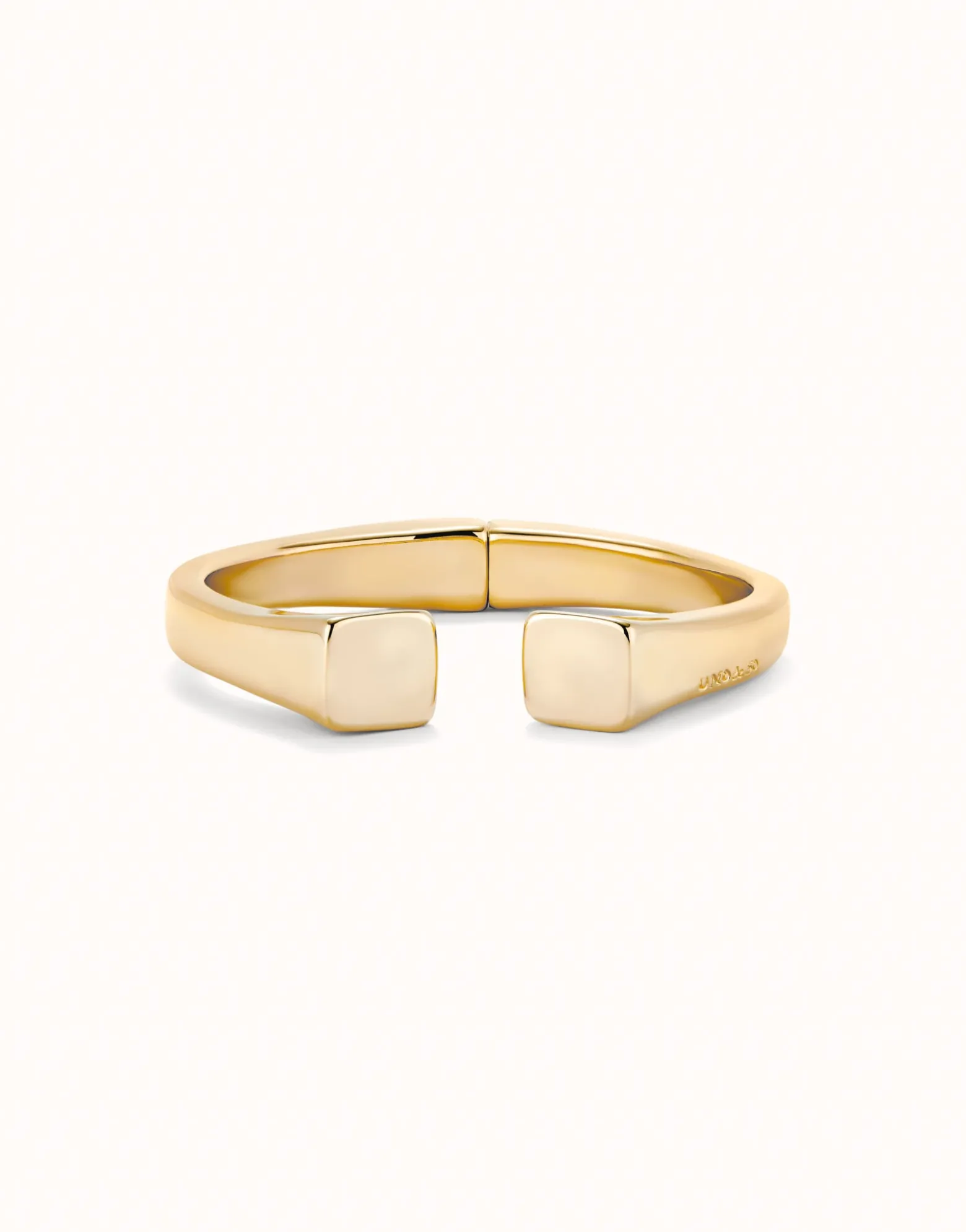 Pulsera rígida bañada oro 18k acabado liso y forma cuadrada